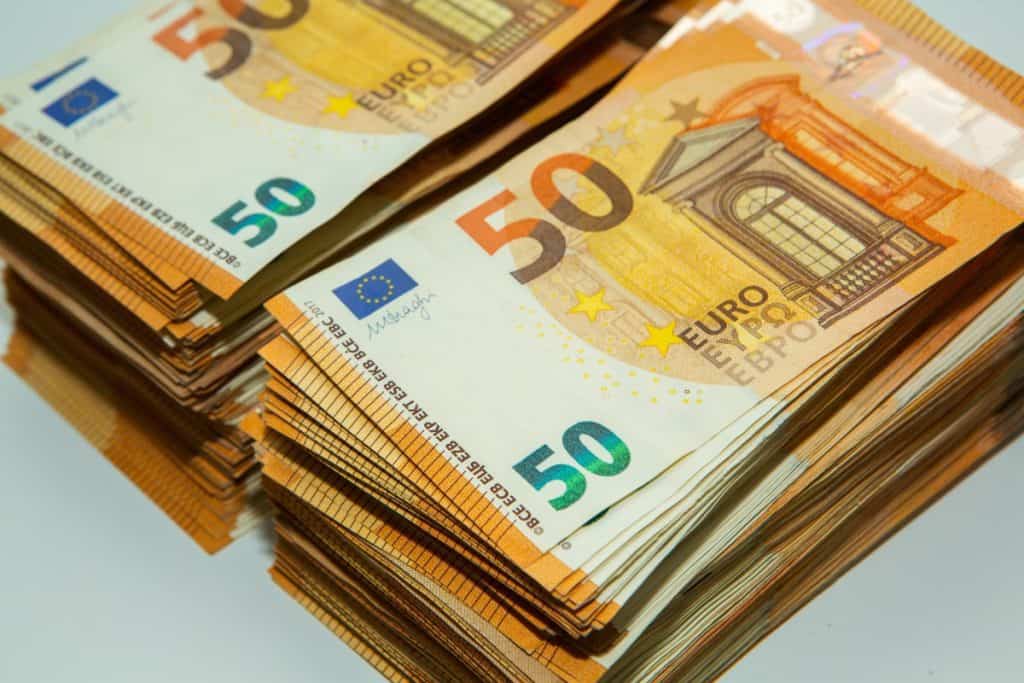 Kako izbrati najboljšo spletno banko za svoje potrebe