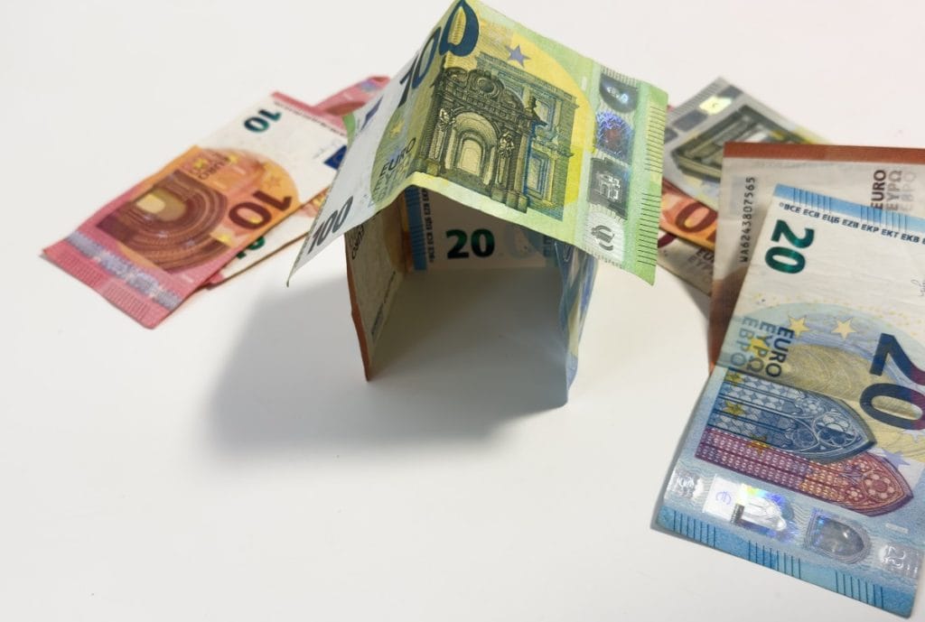 Kako najti najugodnejši spletni kredit v Sloveniji