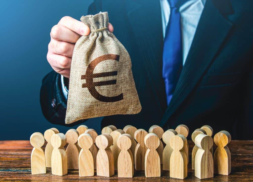 Kako upravljati mesečne izdatke znotraj proračuna