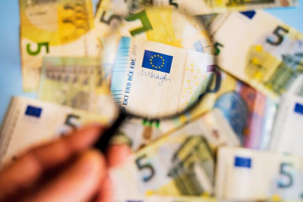 Vpliv digitalizacije na prihodnost bančništva