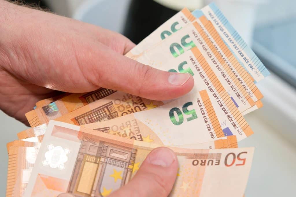 Kako se izogniti prevaram pri spletnih posojilih